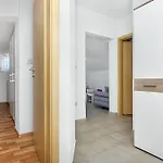 Cico Apartamento Gdinj