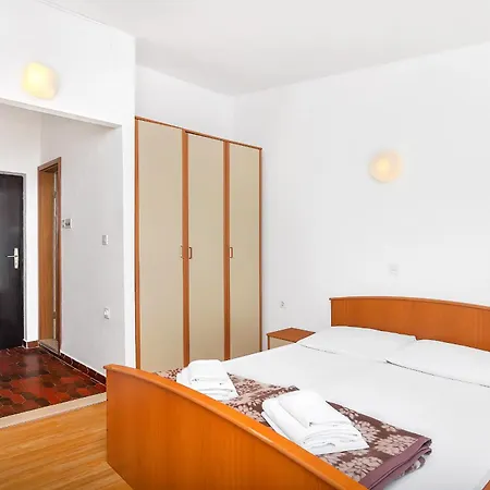 Apartment Cico Gdinj