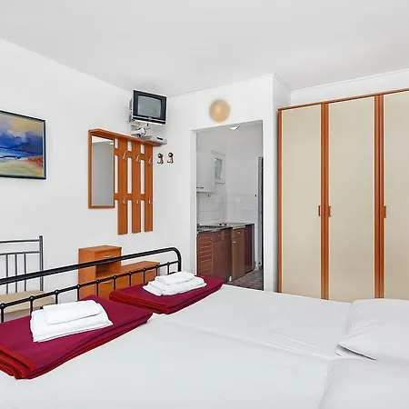 Apartment Cico Gdinj