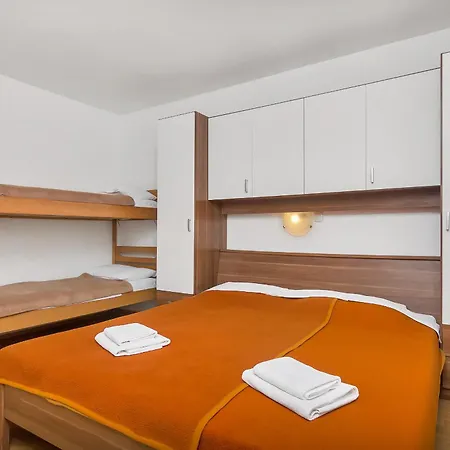 Cico Apartman Gdinj