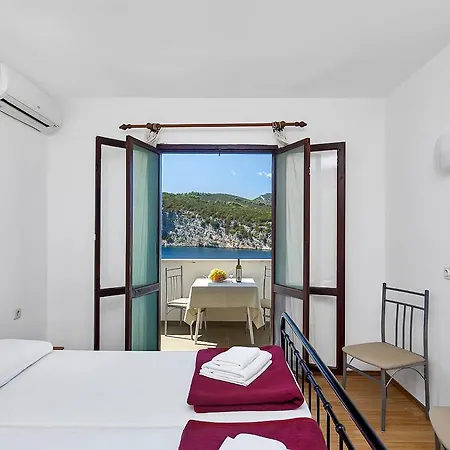 Cico Apartman Gdinj