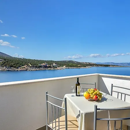 Cico Apartman Gdinj