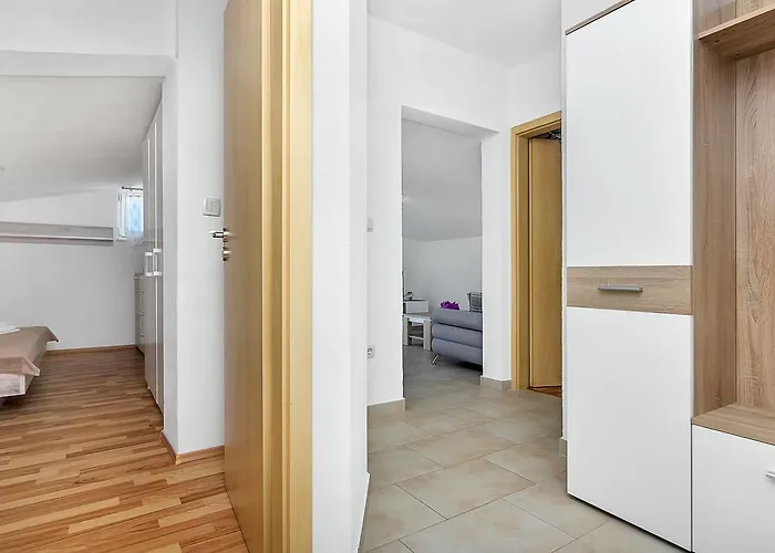 Cico Apartman Gdinj